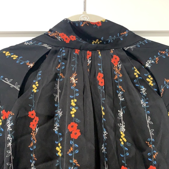 Milly Silk Keyhole & Tie Turtle Neck Blouse - Picture 5 of 10